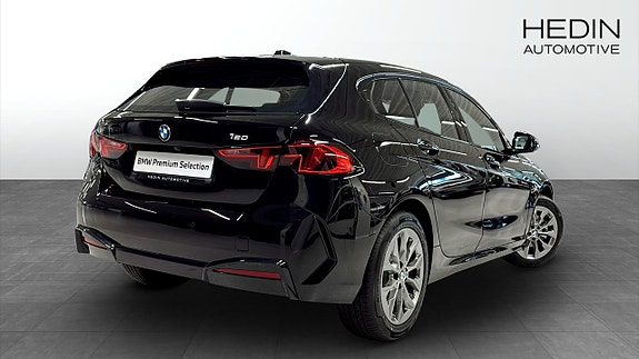 BMW 120 2 of 9