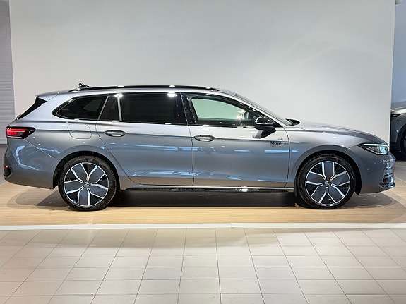 Volkswagen Passat 3 of 5