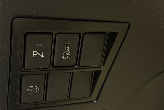 Toyota HiLux 20 of 29