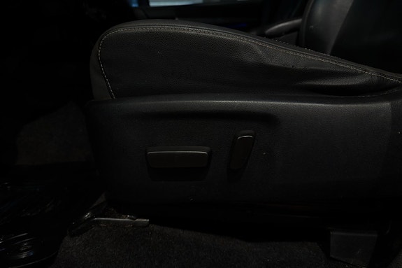 Toyota HiLux 26 of 29