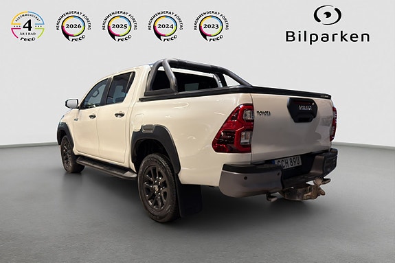 Toyota HiLux 3 of 29