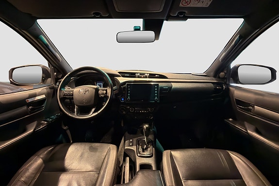 Toyota HiLux 12 of 29