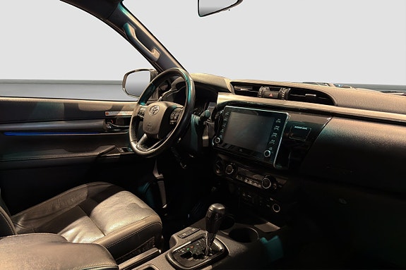 Toyota HiLux 15 of 29