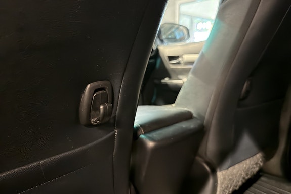 Toyota HiLux 10 of 29