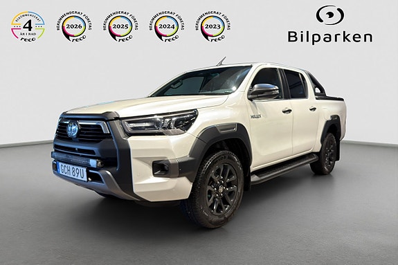 Toyota HiLux 2 of 29