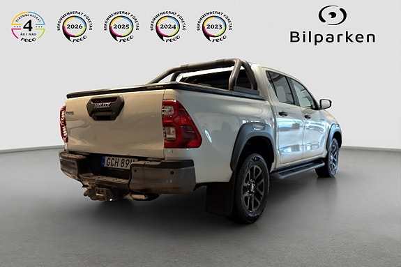 Toyota HiLux 4 of 29