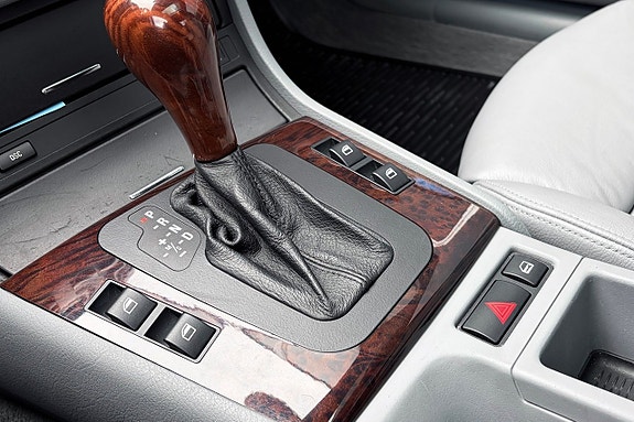 BMW 330Ci 17 of 19