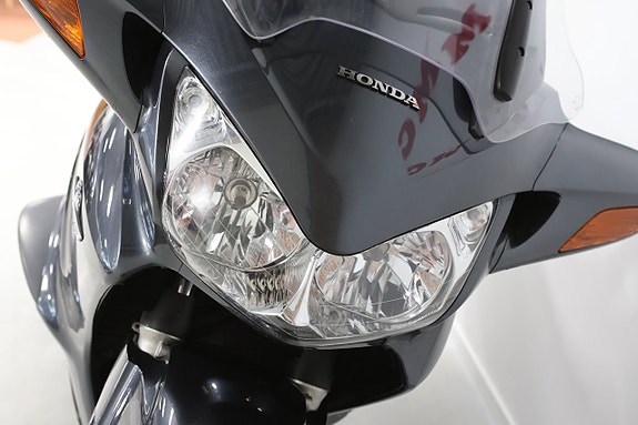Honda ST 1300 A 4 of 11