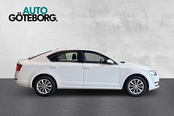 Skoda Octavia 3 of 5