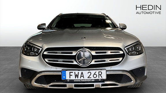 Mercedes-Benz E220 d 2 of 5