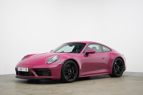 Porsche 911 Carrera 4 GTS 28 of 28