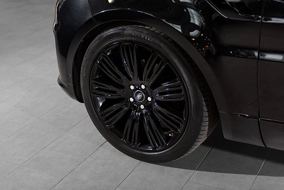Land Rover Range Rover Sport 13 of 30