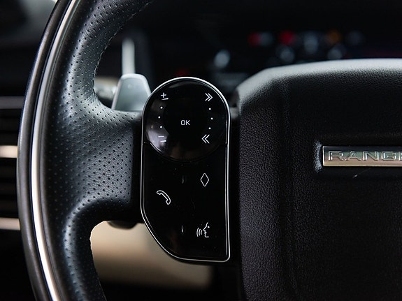 Land Rover Range Rover Sport 17 of 30