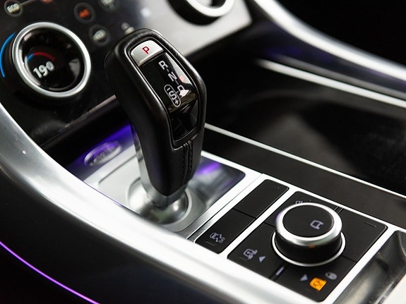 Land Rover Range Rover Sport 12 of 30