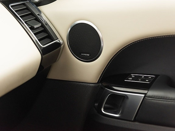 Land Rover Range Rover Sport 29 of 30