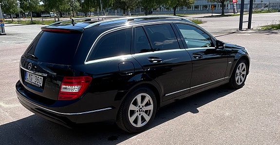 Mercedes-Benz C180 3 of 5
