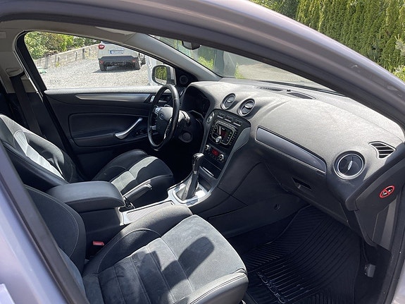 Ford Mondeo 13 of 23