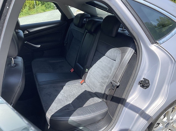 Ford Mondeo 16 of 23