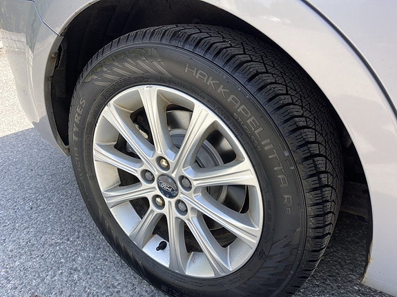 Ford Mondeo 19 of 23