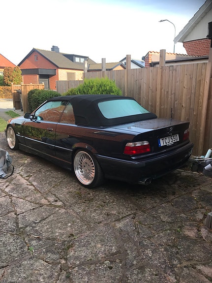 BMW 328i 3 of 5