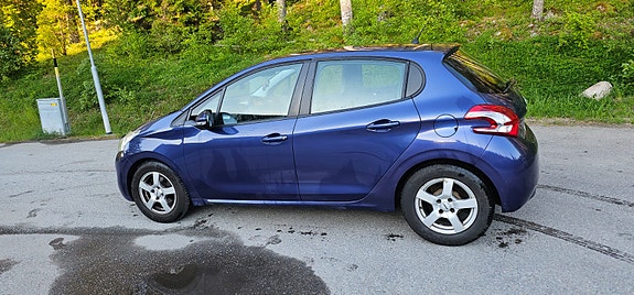 Peugeot 208 5 of 5