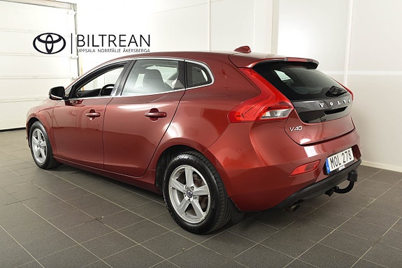 Volvo V40 2 of 5