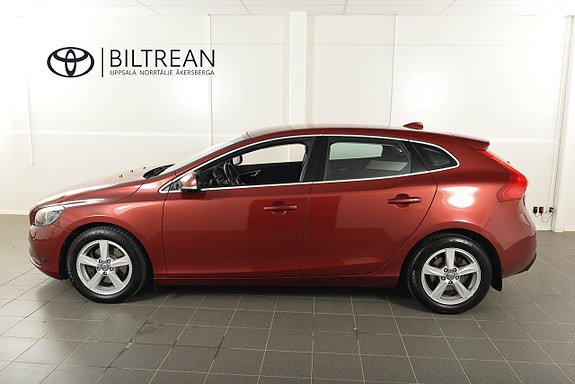 Volvo V40 3 of 5