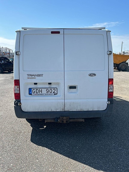 Ford Transit 4 of 5