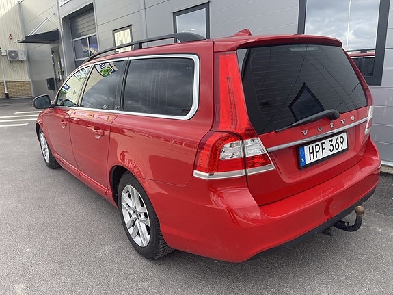 Volvo V70 3 of 5
