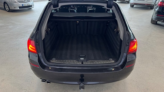 BMW 525d 3 of 5