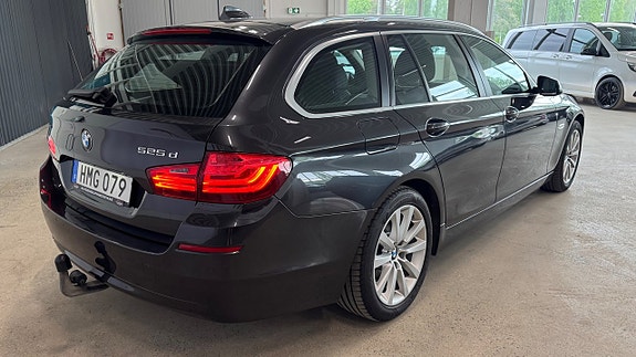 BMW 525d 2 of 5