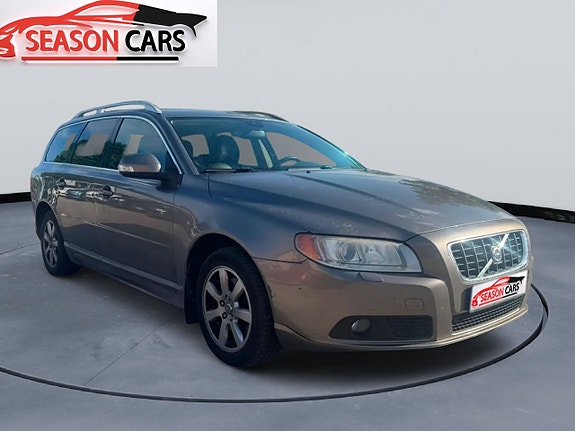Volvo V70 3 of 5