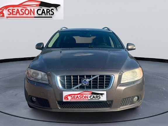 Volvo V70 2 of 5