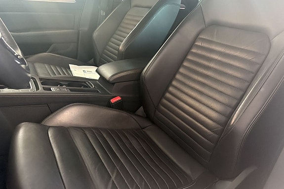 Volkswagen Passat 11 of 24
