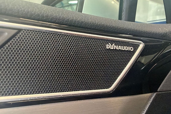 Volkswagen Passat 15 of 24