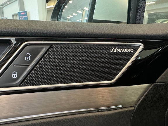 Volkswagen Passat 26 of 30