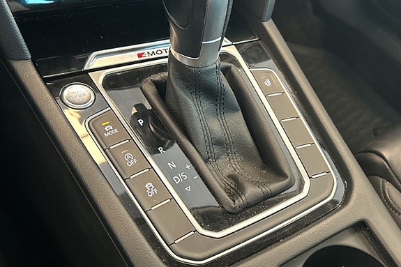 Volkswagen Passat 23 of 24