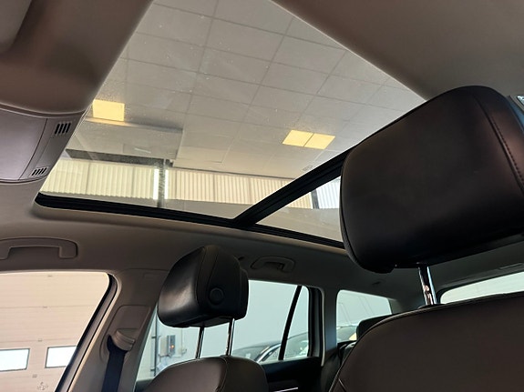 Volkswagen Passat 13 of 30