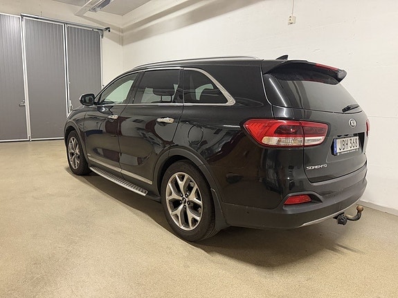 Kia Sorento 3 of 24