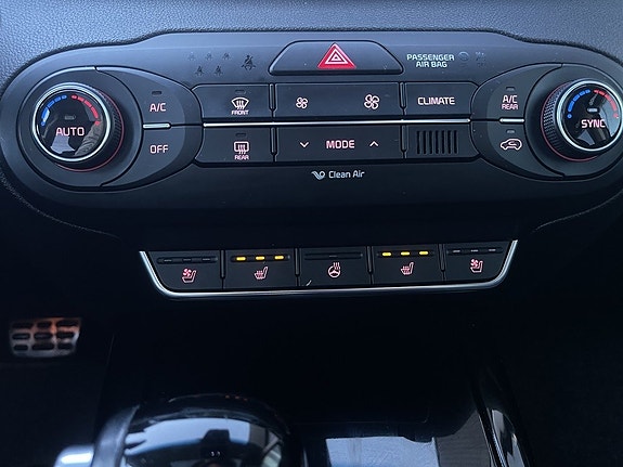 Kia Sorento 15 of 24