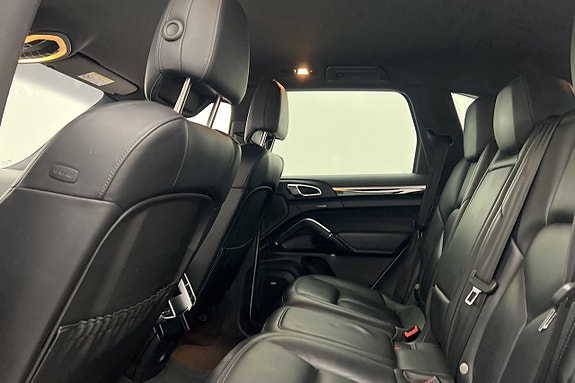 Porsche Cayenne S 24 of 30