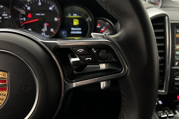 Porsche Cayenne S 27 of 30