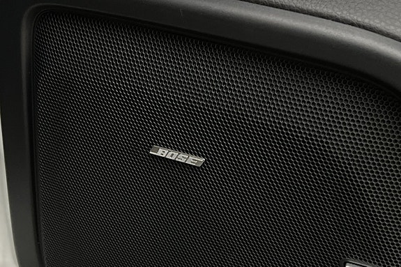 Porsche Cayenne S 17 of 30