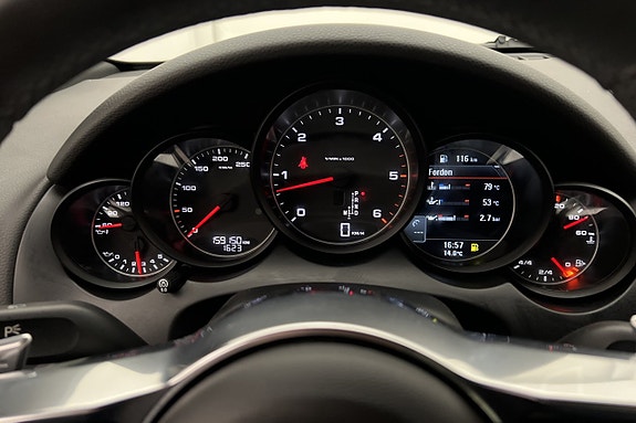 Porsche Cayenne S 26 of 30