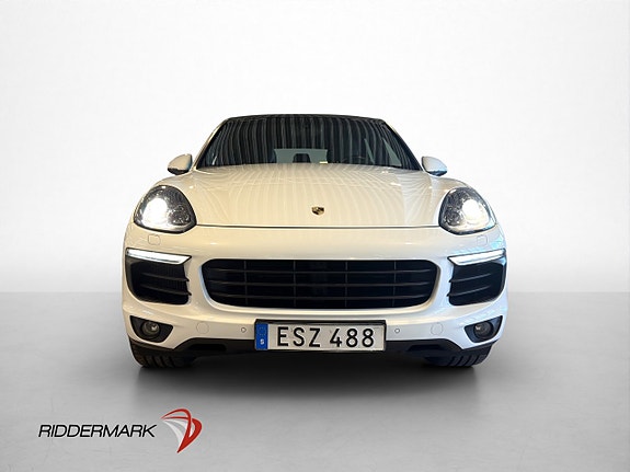 Porsche Cayenne S 2 of 5