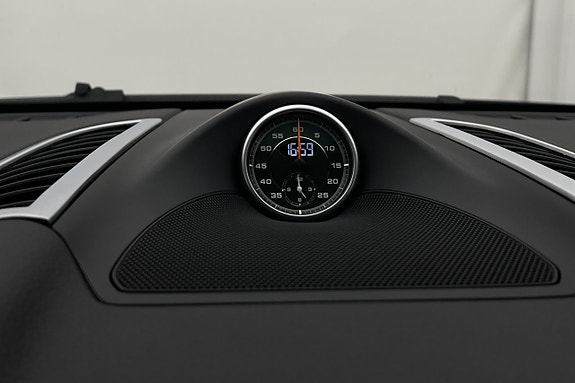 Porsche Cayenne S 16 of 30