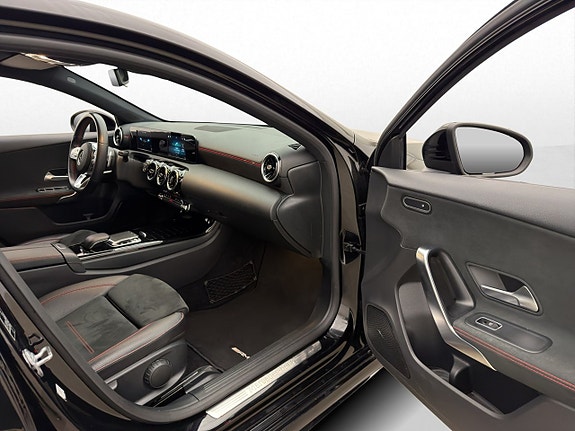Mercedes-Benz A180 22 of 28