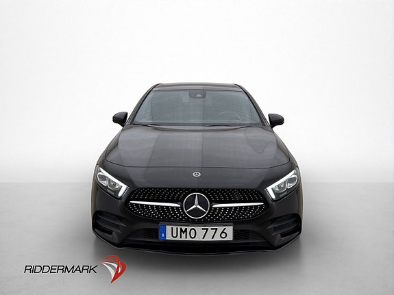 Mercedes-Benz A180 2 of 5