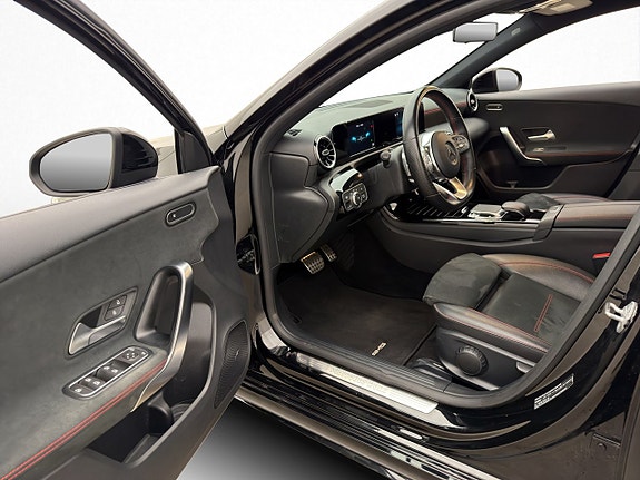 Mercedes-Benz A180 9 of 28