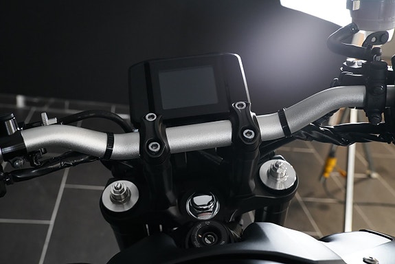 Yamaha MT09 Dominator 11 of 13